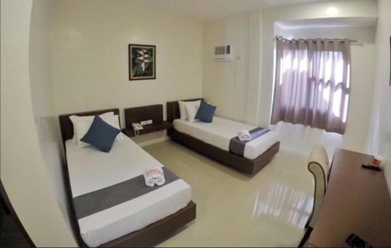 Maruyog'S Ridge Convention Center Hotel เกซอนซิตี้ ภายนอก รูปภาพ